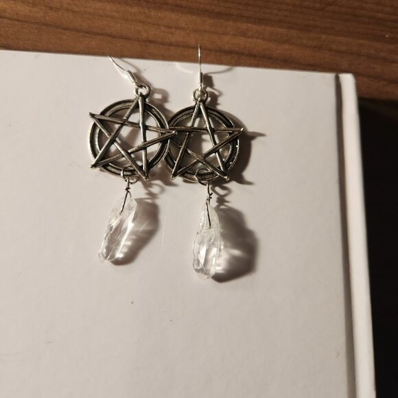 Pentagram crystal point earrings - Picture 1 of 4